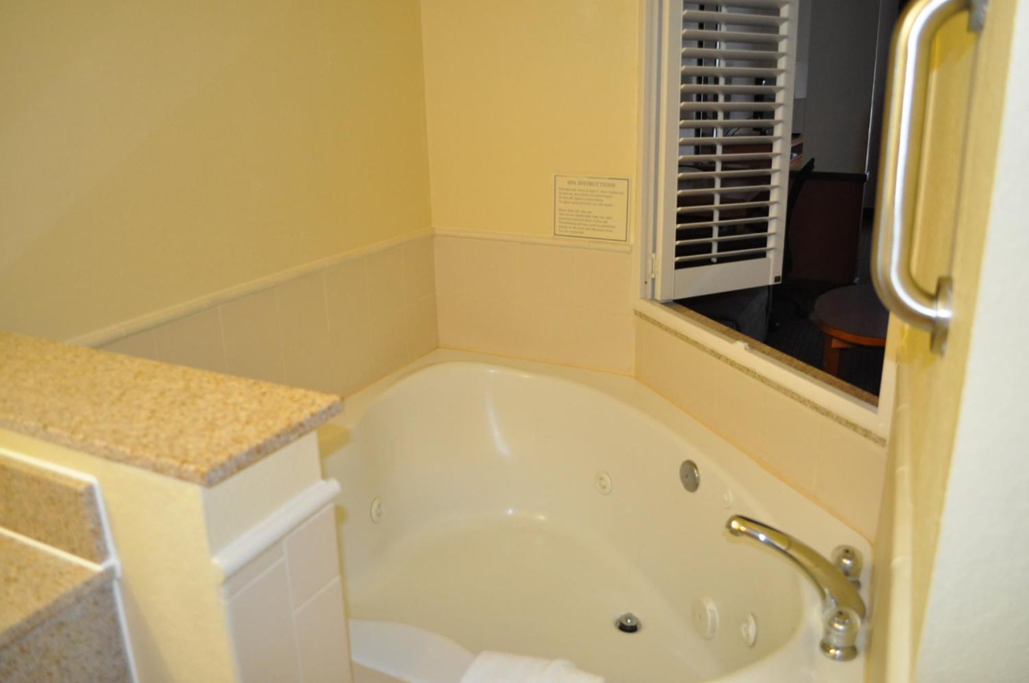 Holiday Inn Express Williamston By Ihg Extérieur photo